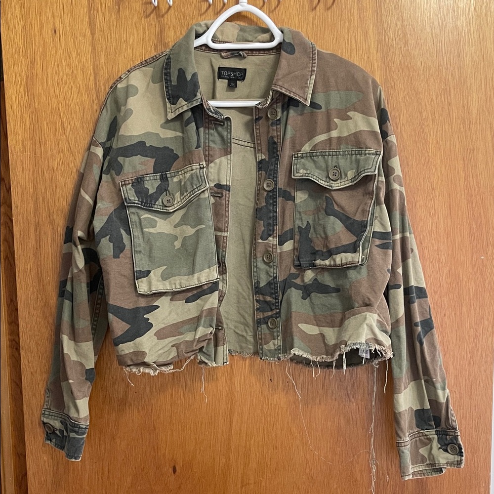 Topshop Cropped Utility Jacket in Camouflage Green